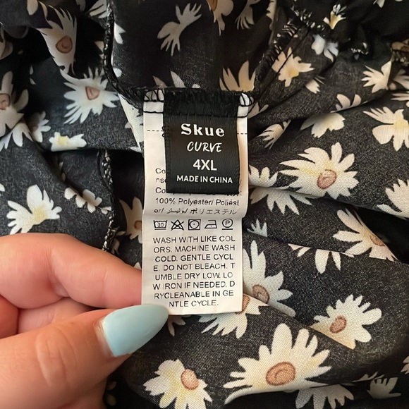 Skue Curve- Black daisy skort 4XL - Picture 2 of 2